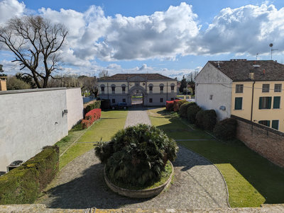 Villa Turchetti | Dimora Liberty d'Epoca in Vendita a Badia Polesine - dependance-esterni